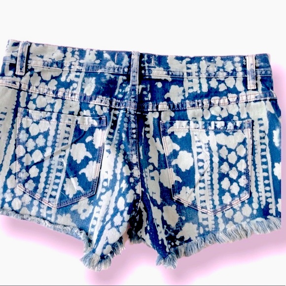 FP Printed Distressed Jean Shorts - Picture 2 of 3